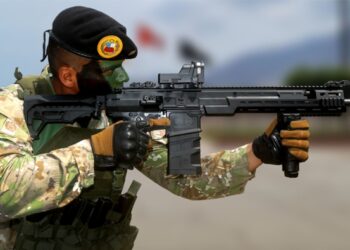 Ejército del Perú adquiere rifles IWI Arad 7