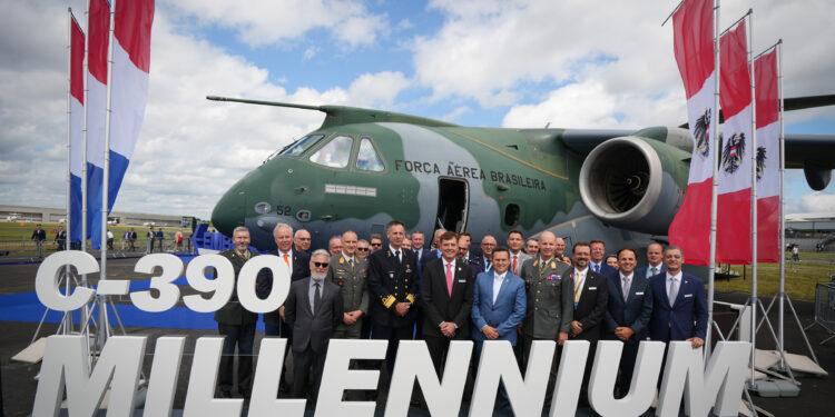 Holanda y Austria firman contrato con Embraer por el C-390 Millennium