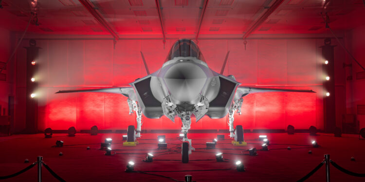 Lockheed Martin presenta el primer F-35A «Husarz» de Polonia
