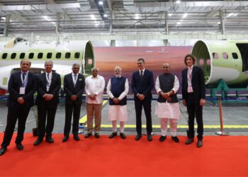 Con la presencia del presidente español Pedro Sanchez, Airbus inaugura línea de ensamblaje del C295 en India