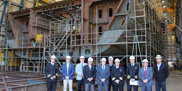 ASMAR y ASENAV firman contrato para la construcción de las embarcaciones para buque multipropósito de la Armada de Chile
