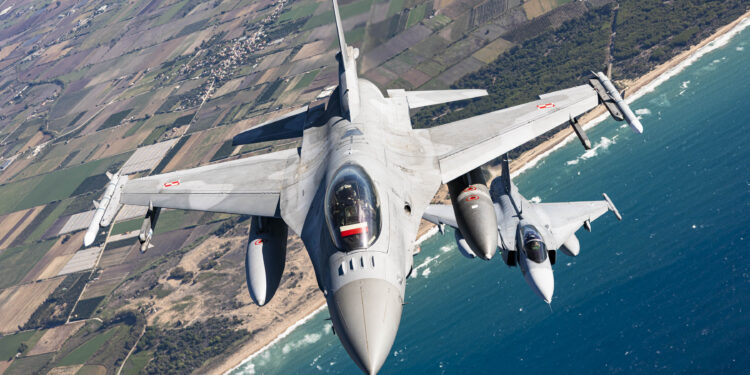 Fuerza Aérea de Polonia actualiza sus F-16 mientras Bulgaria estrena su primer Block 70
