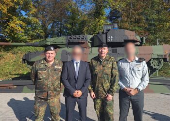 Presentado el primer tanque Leopard 2 Aleman con el sistema Trophy