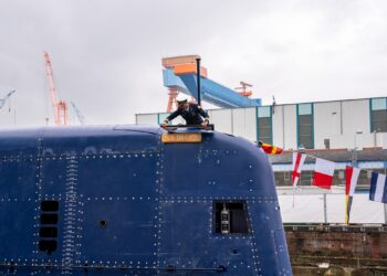 Israel presenta el submarino INS Drakon, probablemente equipable con arsenal nuclear.