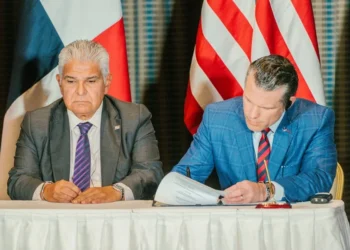 El Secretario de Defensa de EE.UU. propone presencia militar en Panamá mientras buques de guerra estadounidenses obtienen prioridad en el canal