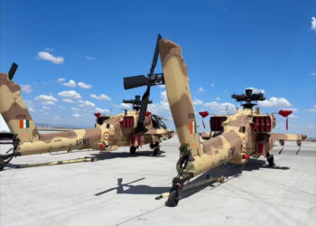 Boeing Entrega los primeros Apache del Ejército Indio