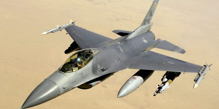 Estados Unidos aprueba la posible venta de 12 cazas F-16 Block 70 para la Fuerza Aérea del Perú