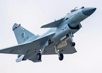 China confirma que el caza J-10CE logró su primera victoria en combate