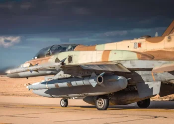 Israel exhibe la combinación F-16I “Sufa” + misil Rampage para ataques a distancia