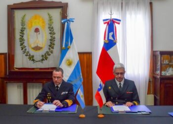 Chile y Argentina cierran nueva Patrulla Antártica Naval Combinada pese a reciente tensión por el Estrecho de Magallanes