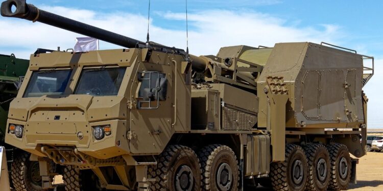 Israel emplea por primera vez en combate el nuevo obús autopropulsado automático Roem